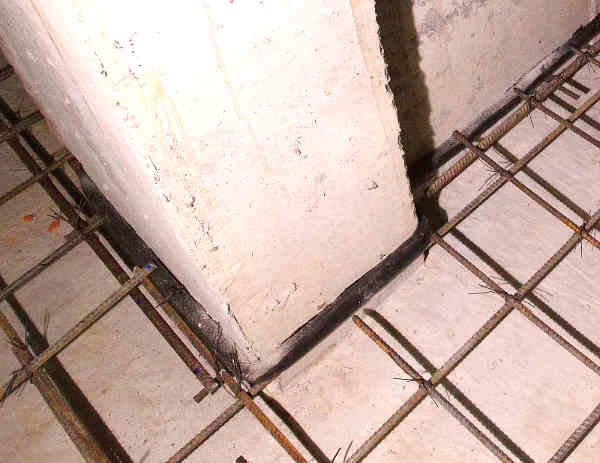 Aplicarea cordonului bentonitic in timpul turnarii